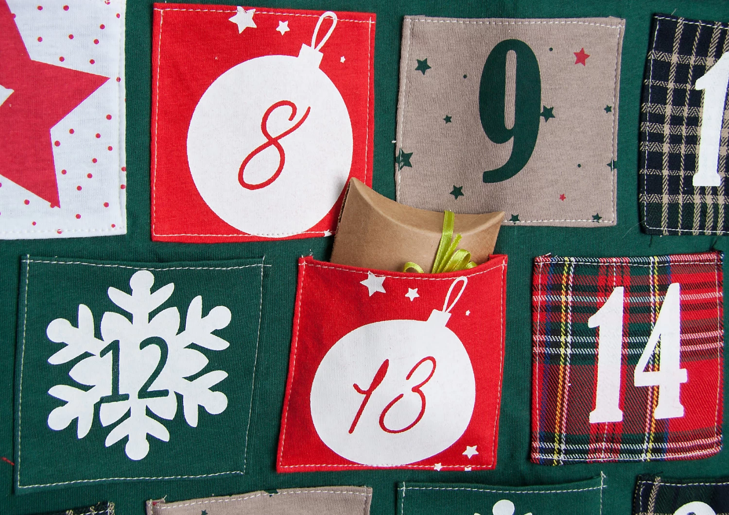 Adventskalender / Baum 72 X 89 Cm, Säckchen 8,5 X 8 Cm 2 Adventskalender / Baum 72 X 89 Cm, Säckchen 8,5 X 8 Cm – Bild 2