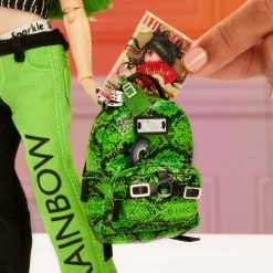 MGA Rainbow High Junior High Fashion Doll - Jade Hunter (Green) 13 MGA Rainbow High Junior High Fashion Doll - Jade Hunter (Green) -Schleich Store mga rainbow high junior high fashion doll jade hunter green 3